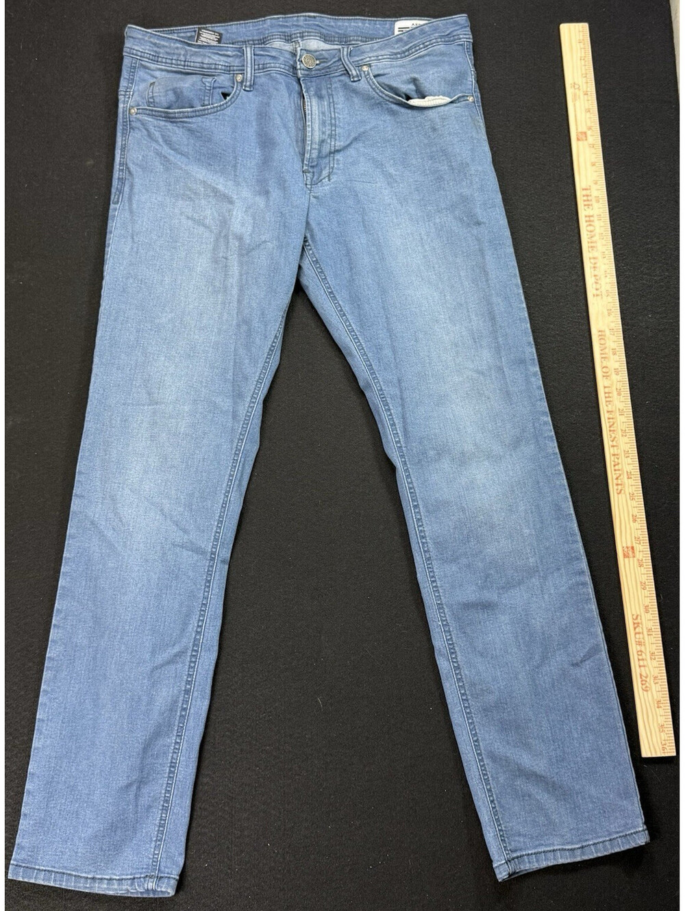 Buffalo David Bitton Men’s Blue Light Wash Slim Fit Stretch Denim Jeans Mid Rise